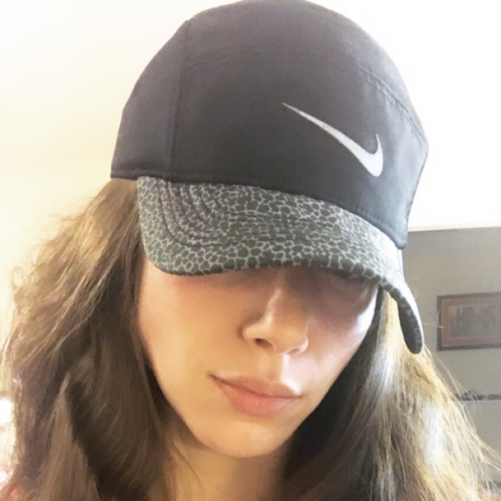 Bundle of two Nike hats